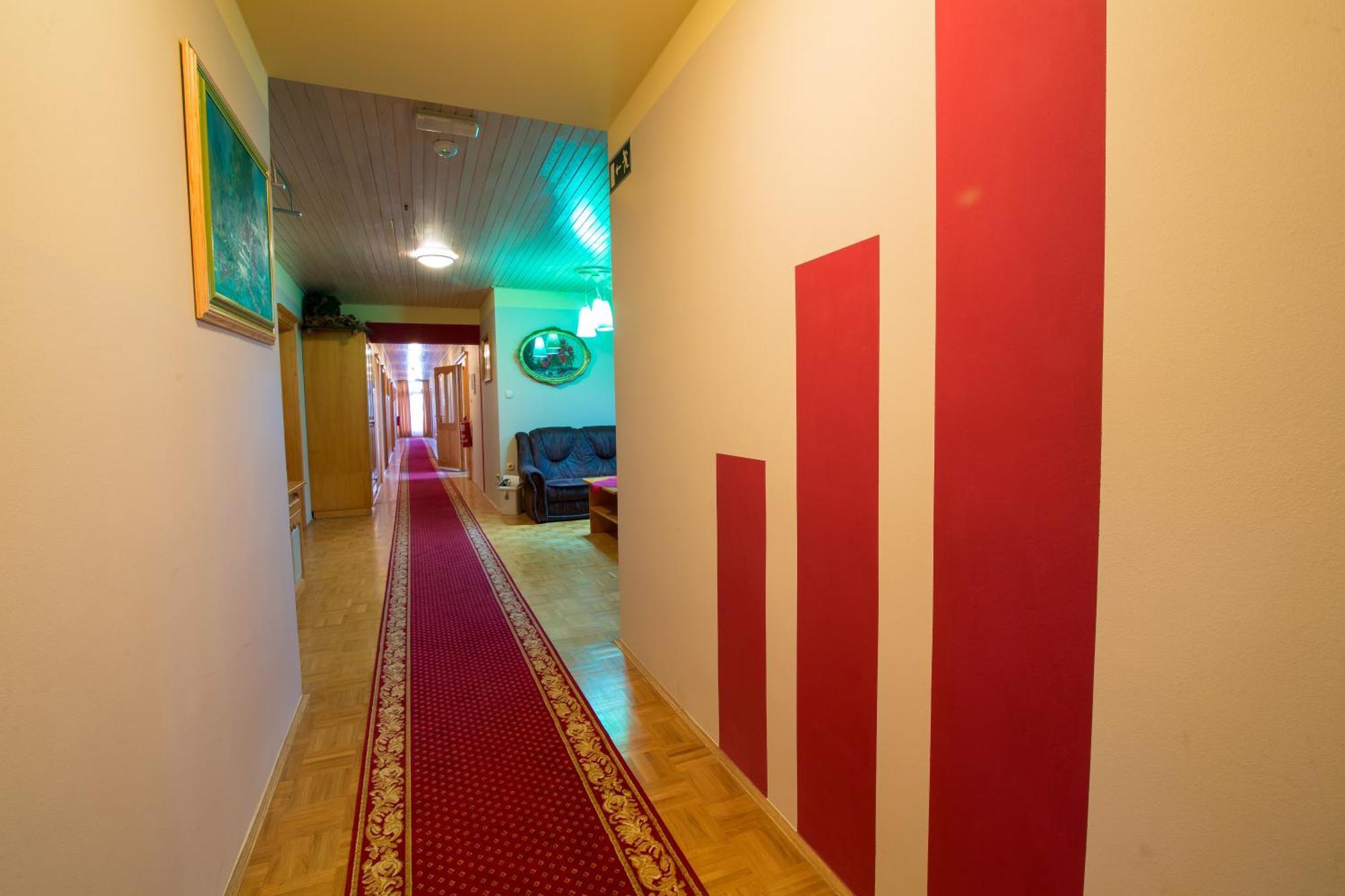 Guesthouse Smogavc Zrece Bilik gambar